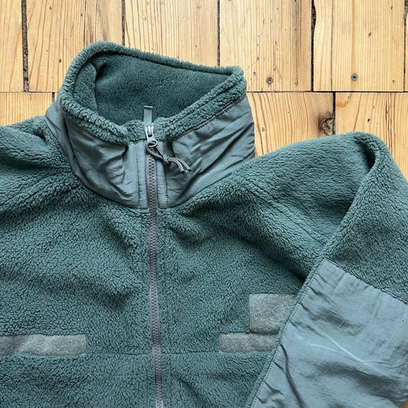 Vintage Polartec Military Green Fleece Zip-Up Jacket - Picture 2 of 3